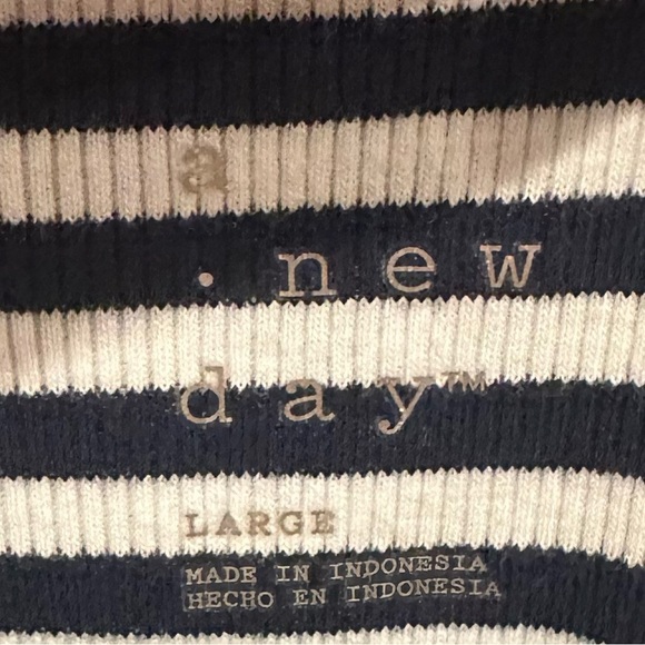 A New Day White and Blue Sleeveless V-Neck Bodycon Maxi Dress - Picture 4 of 9